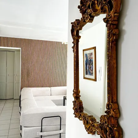 Guest Favorite, In The Old Village! Apartment